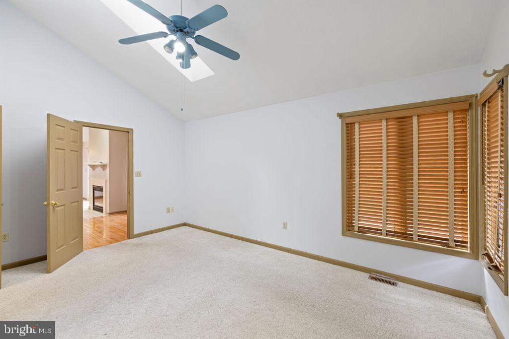 6 Amanda Ave
