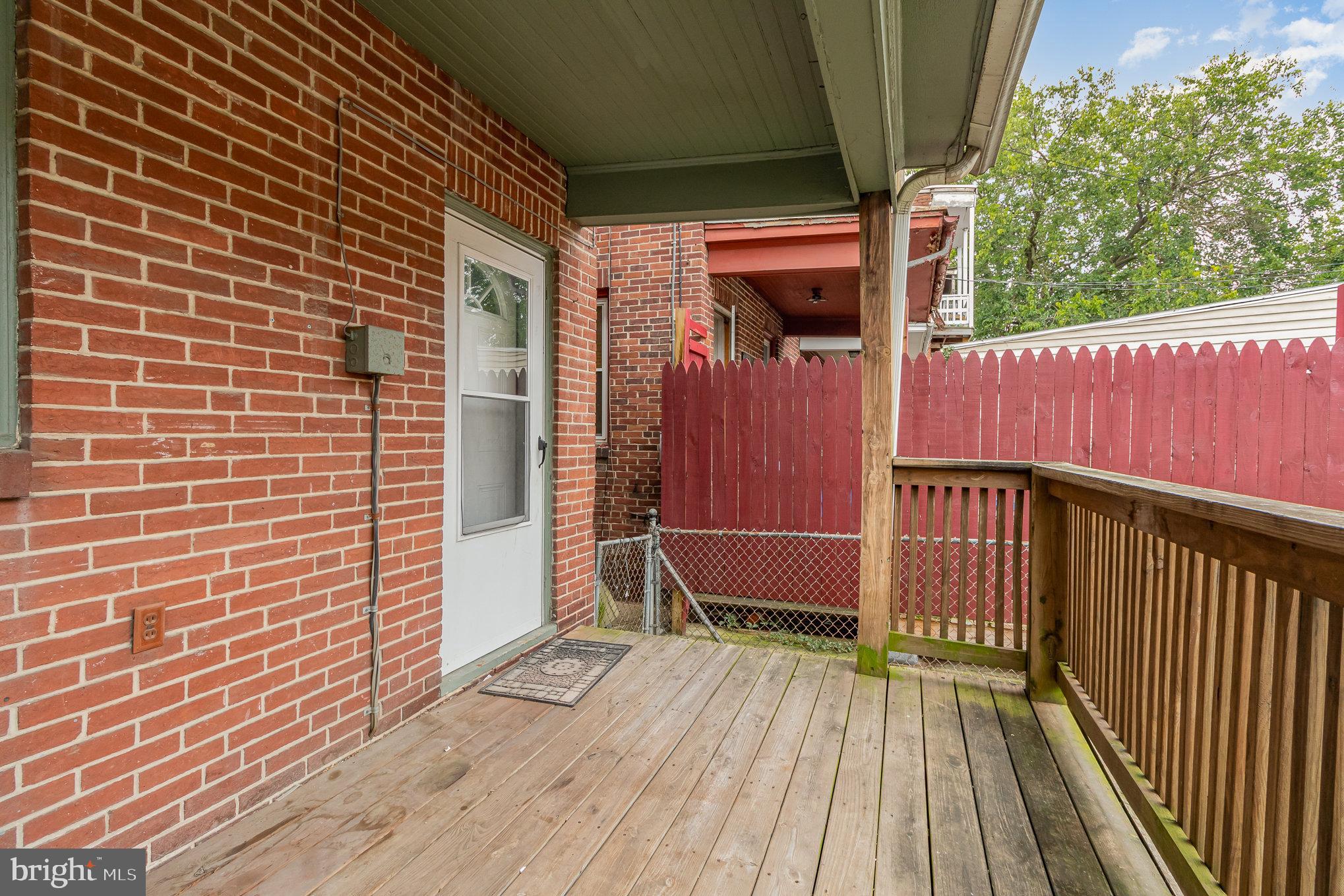 339 E College Ave