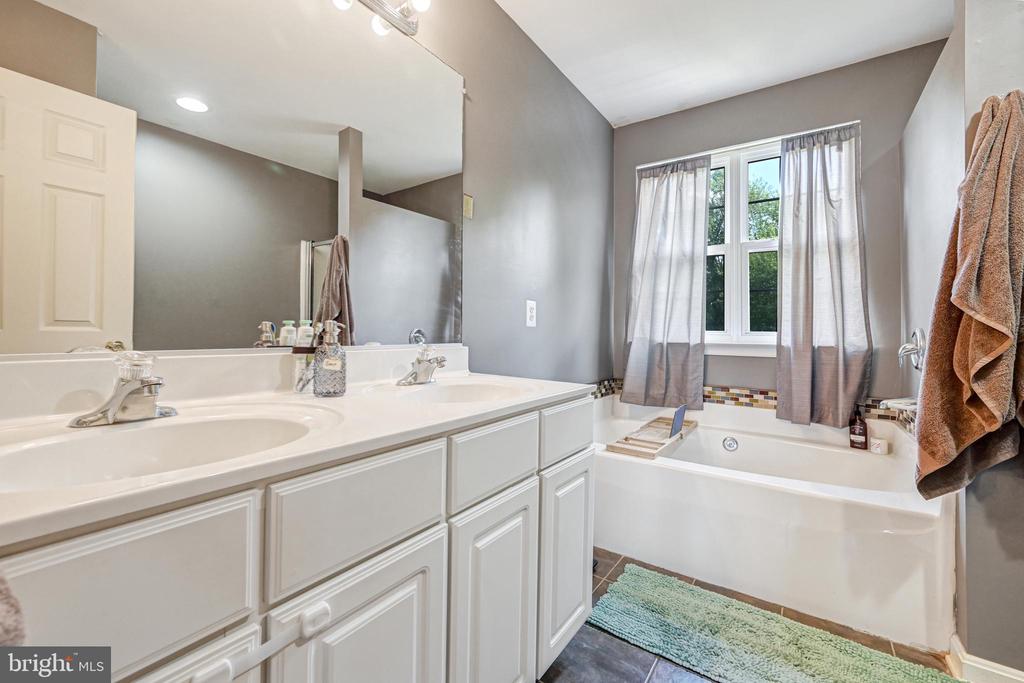 67 Menlena Cir