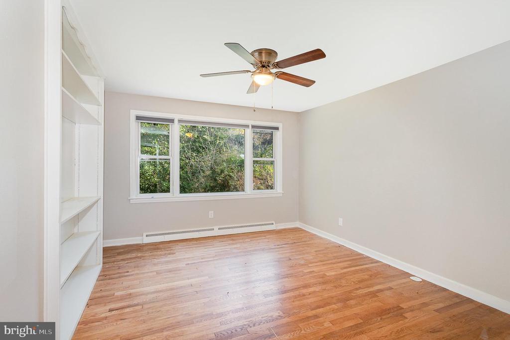452 Waters Rd