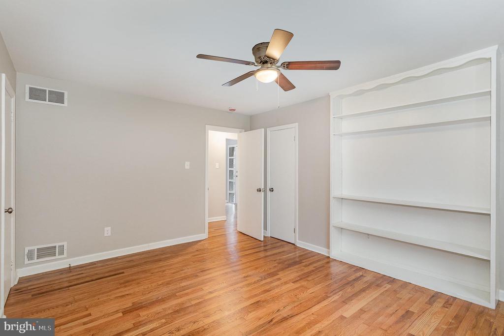 452 Waters Rd