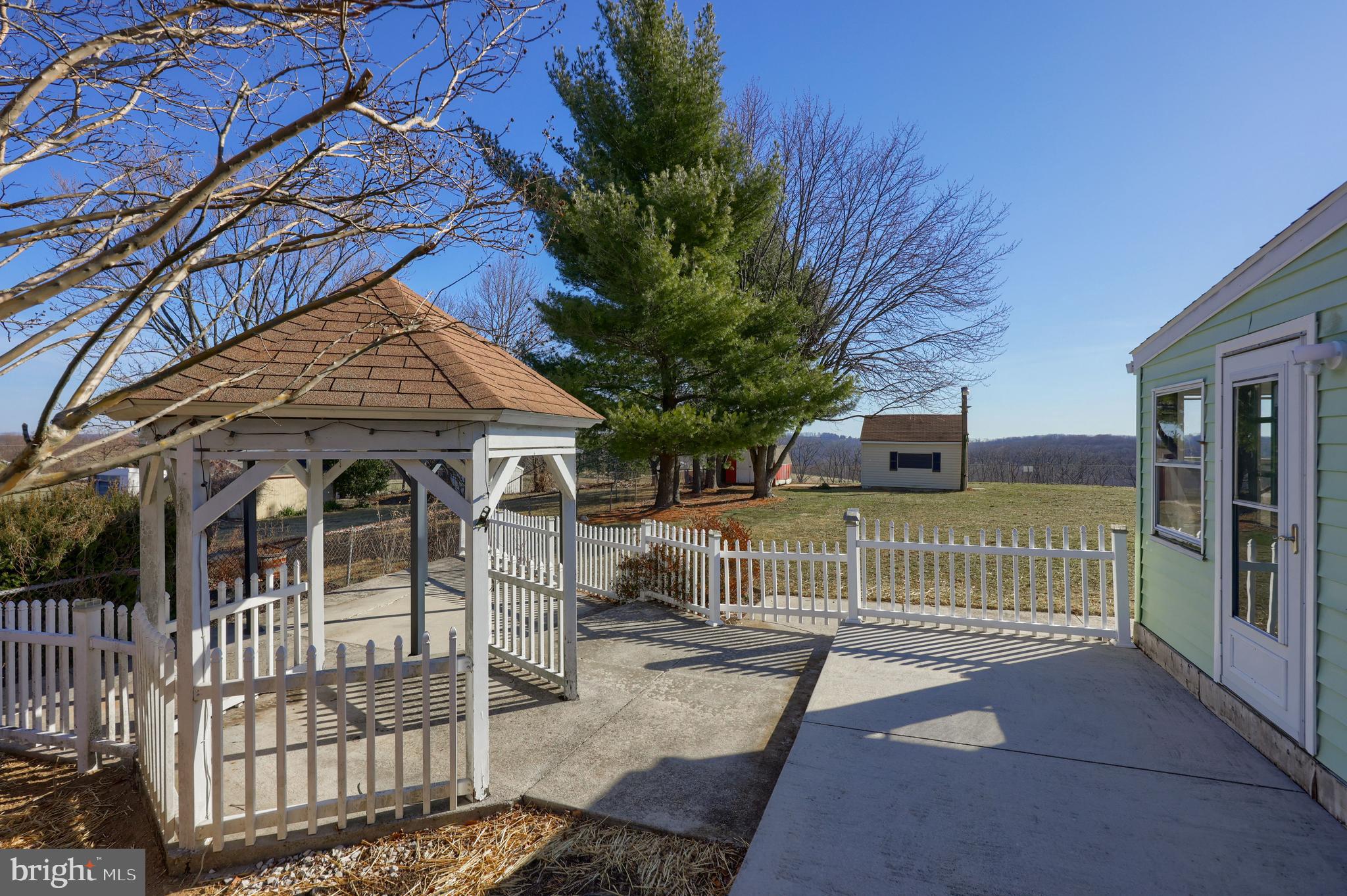 4946 Blue Hill Rd