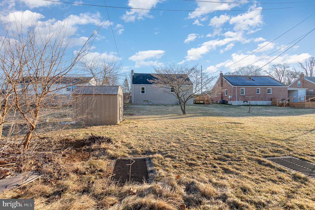 880 Hess Rd