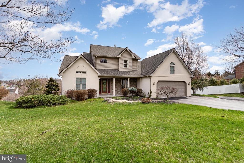 2024 Parkview Dr