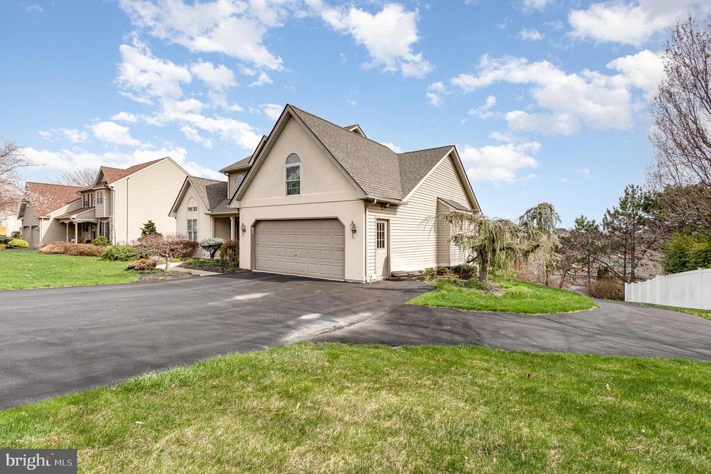 2024 Parkview Dr