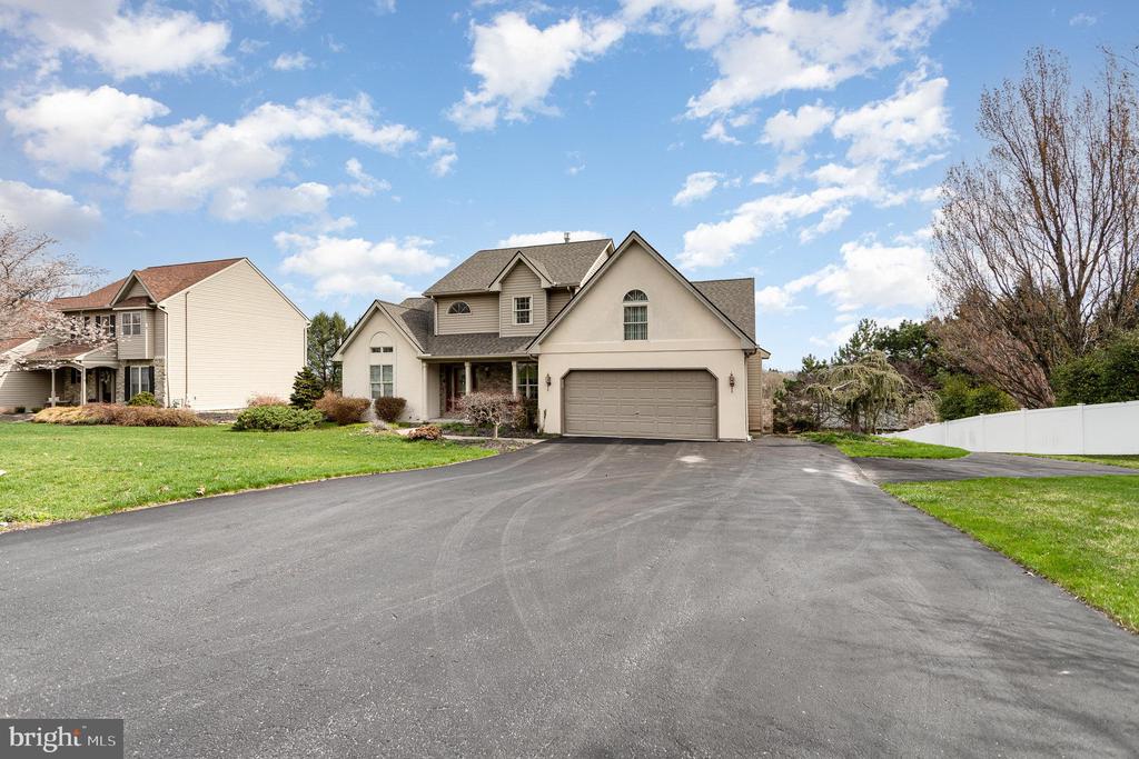 2024 Parkview Dr