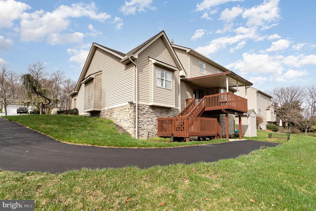 2024 Parkview Dr