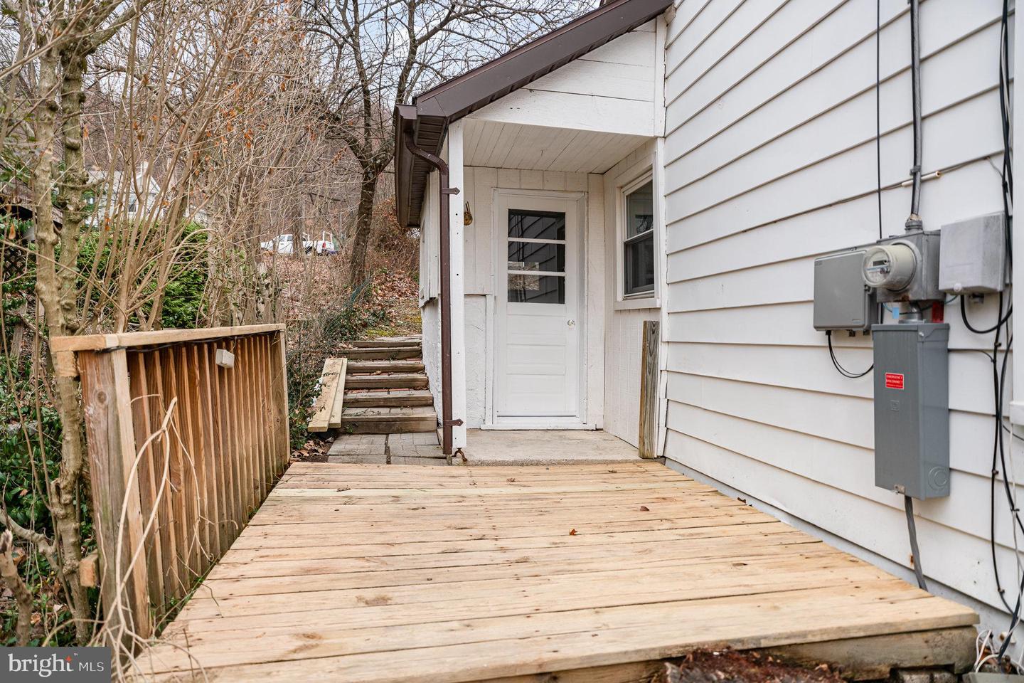 22 Esther Ln