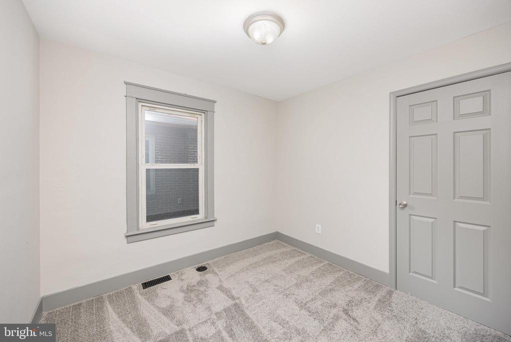 284 W MAPLE STREET
