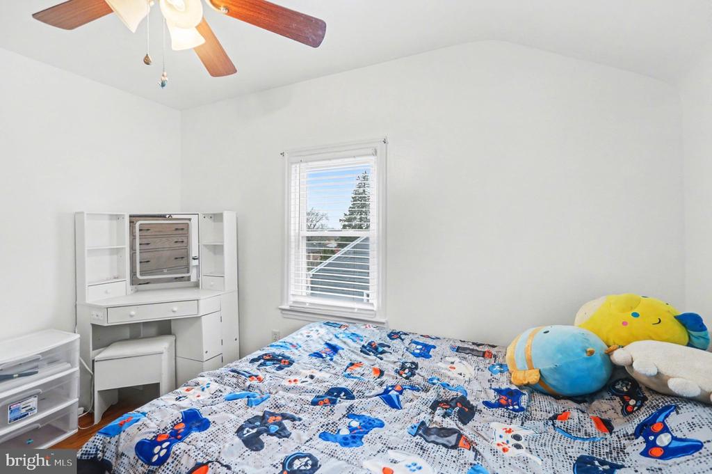 1330 CANTERBURY LANE