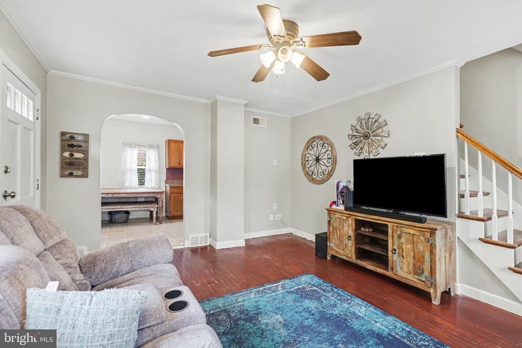 1330 CANTERBURY LANE