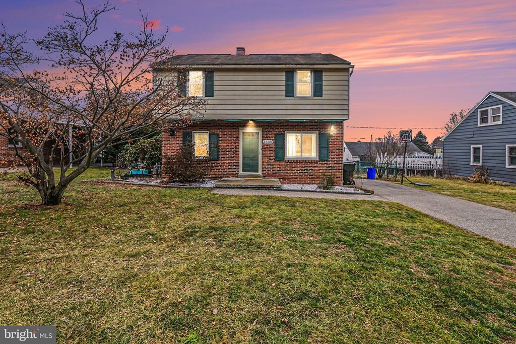 1330 CANTERBURY LANE