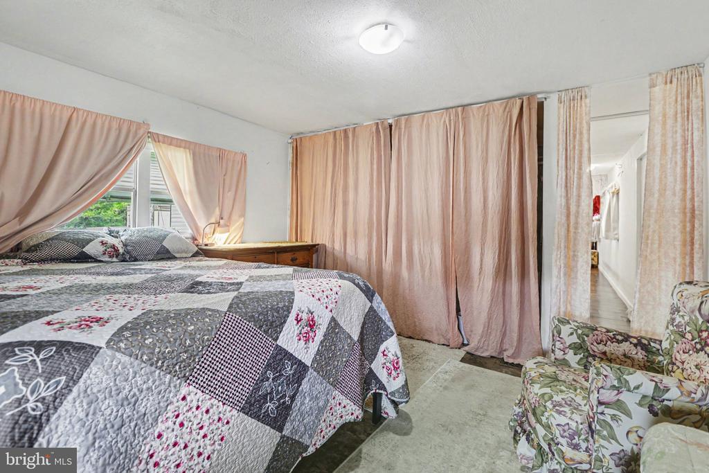 509 MIDDLEVIEW DRIVE