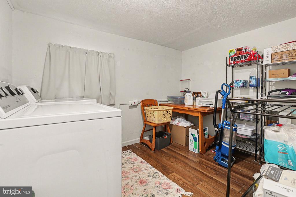509 MIDDLEVIEW DRIVE