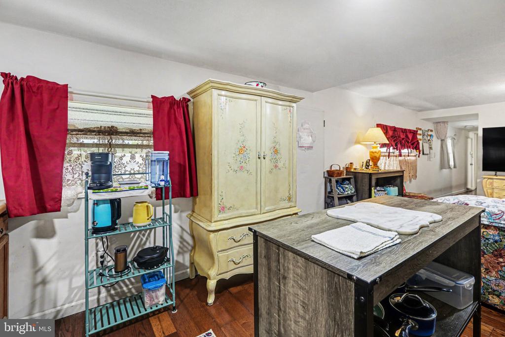 509 MIDDLEVIEW DRIVE