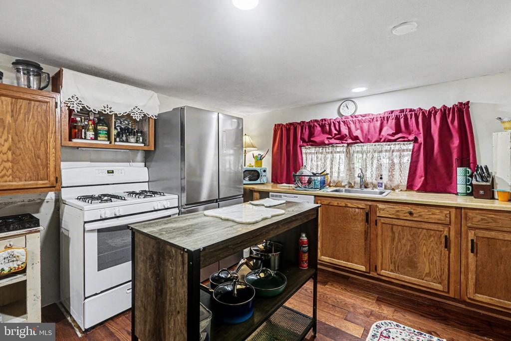 509 MIDDLEVIEW DRIVE