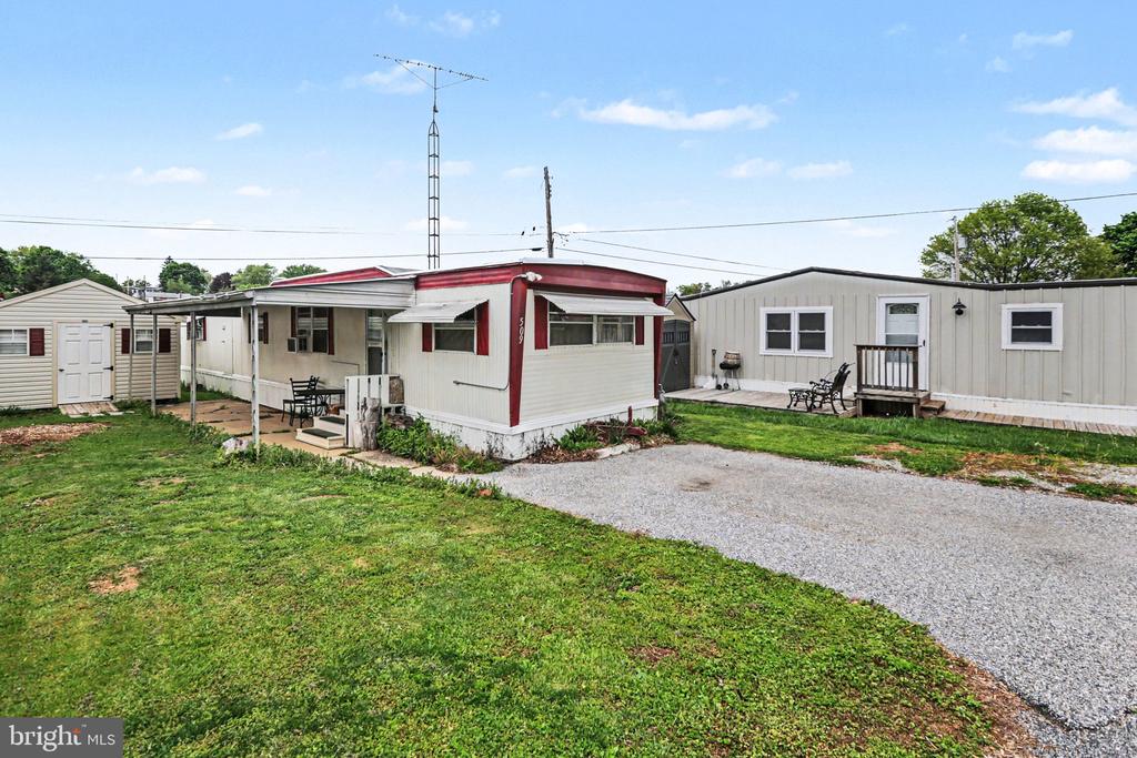 509 MIDDLEVIEW DRIVE
