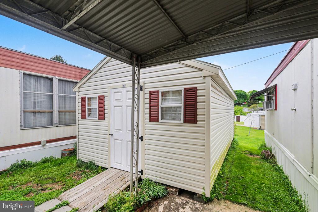 509 MIDDLEVIEW DRIVE
