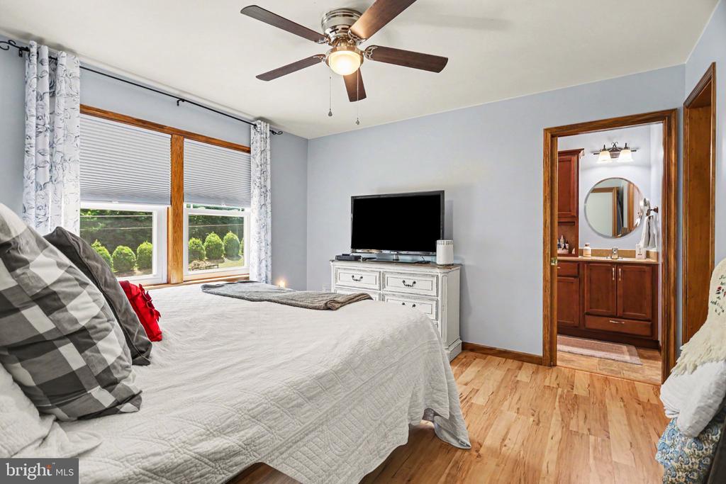 1144 OLD GETTYSBURG PIKE