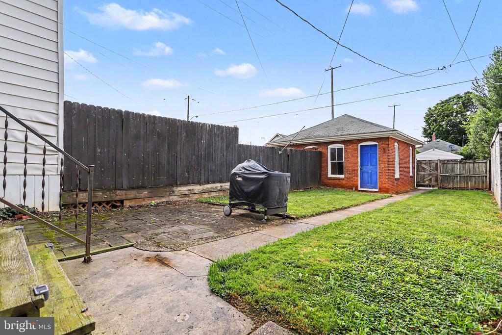 1653 FILBERT STREET