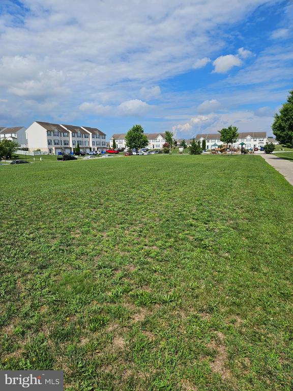 1192 LEDGE DRIVE