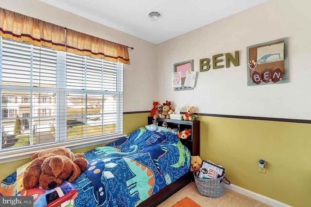 1192 LEDGE DRIVE