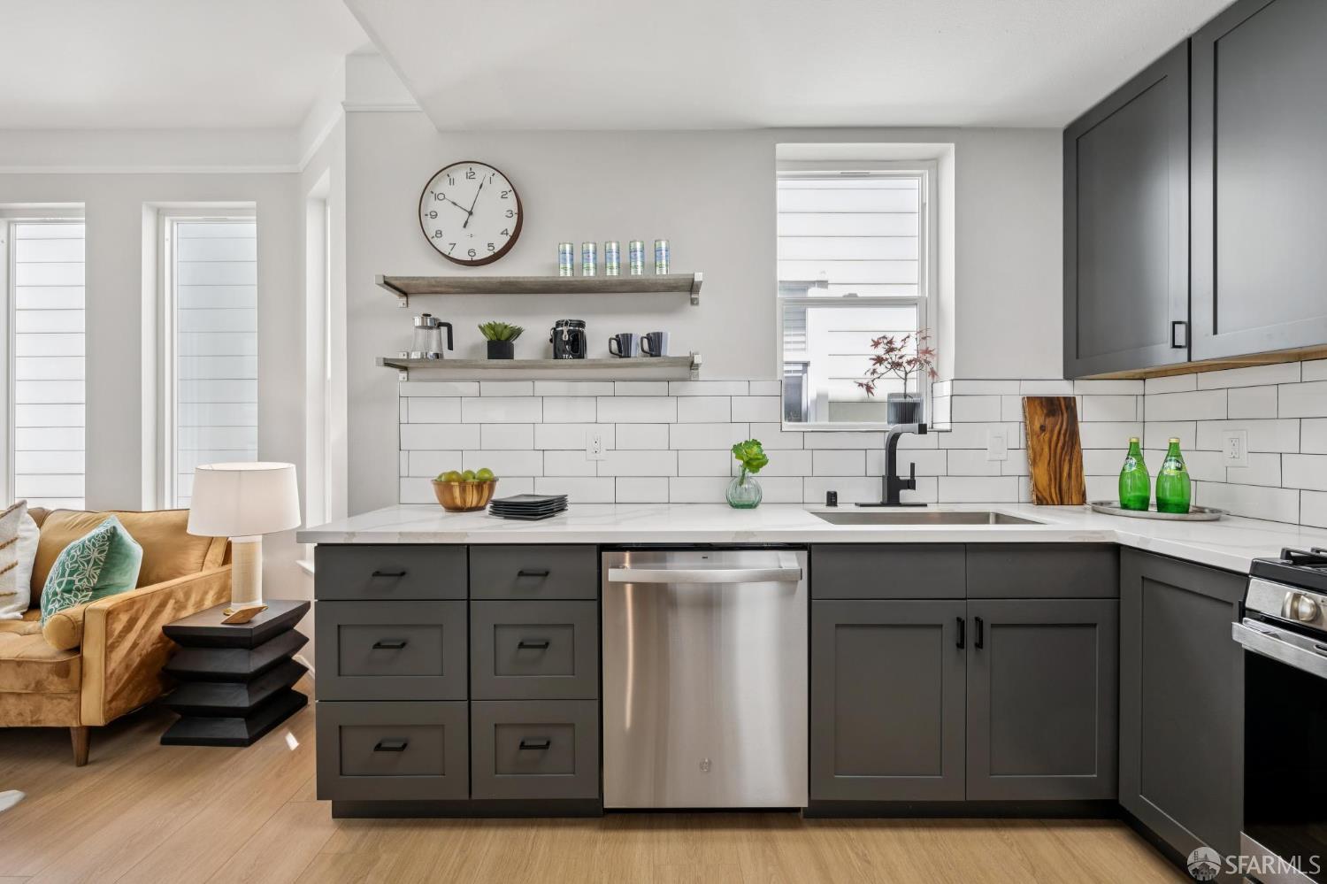 370 Waller Street # 3