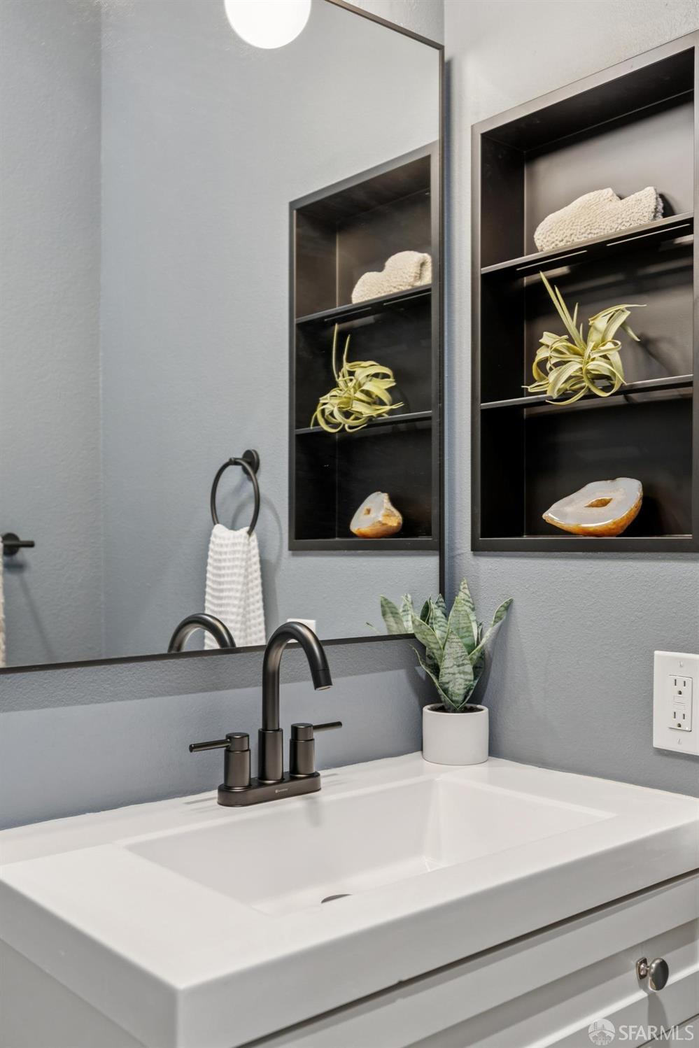 370 Waller Street # 3