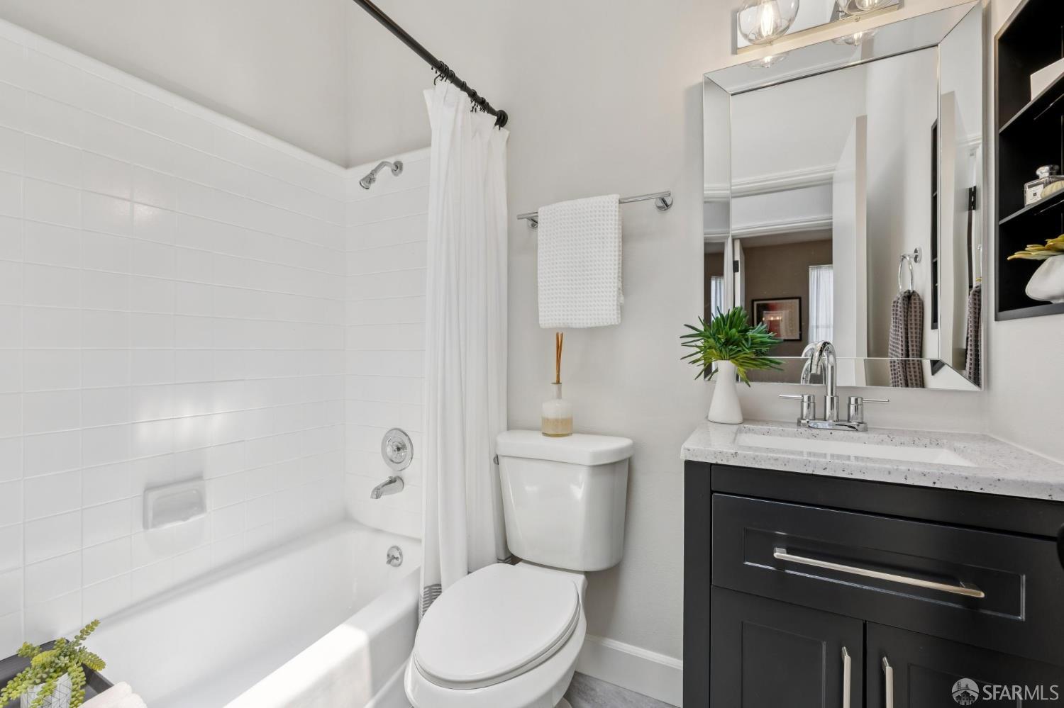 370 Waller Street # 3