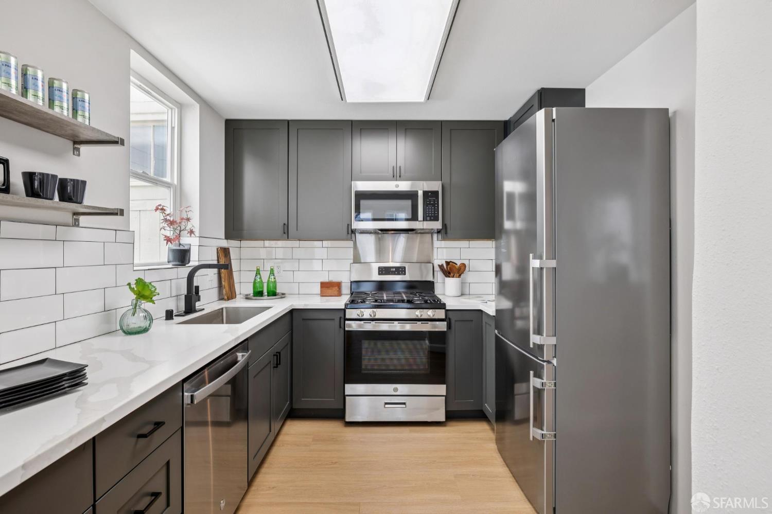 370 Waller Street # 3