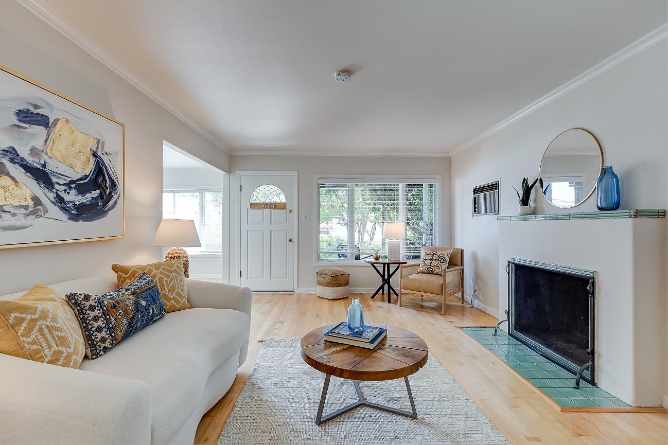 585 Bryan AVE