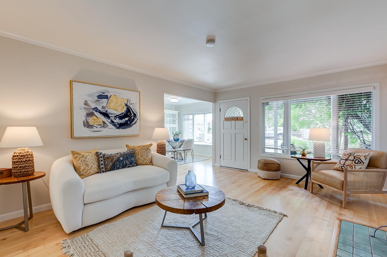 585 Bryan AVE