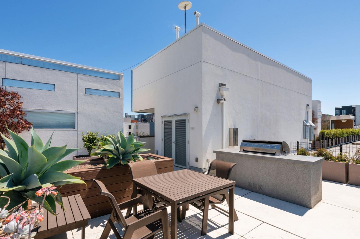 451 Donahue ST 407