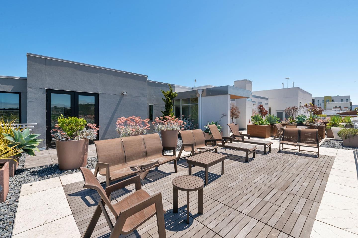 451 Donahue ST 407