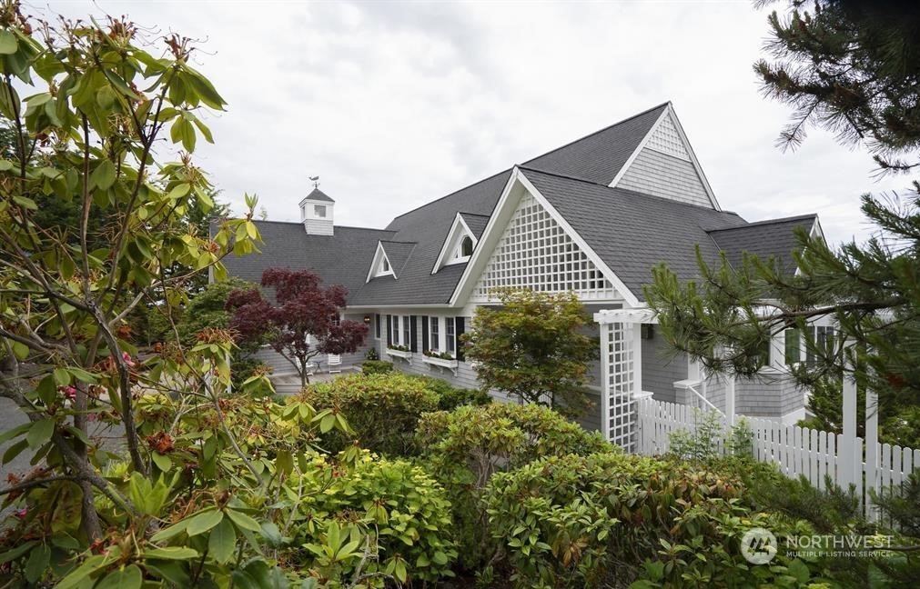 481 Carriage Drive