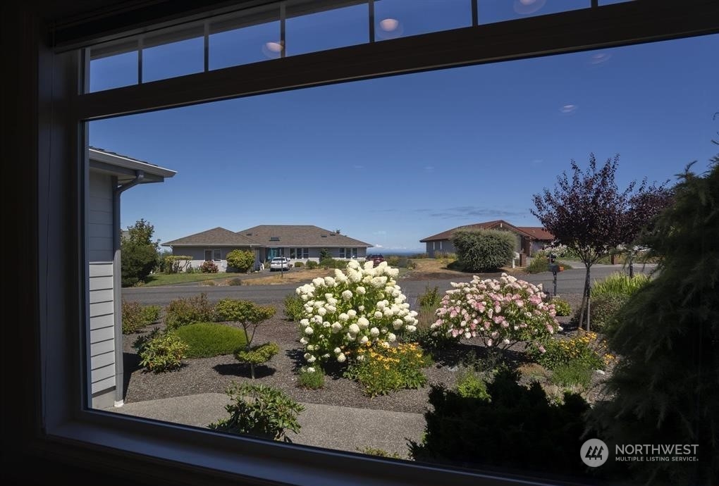 90 Lighthouse View Drive