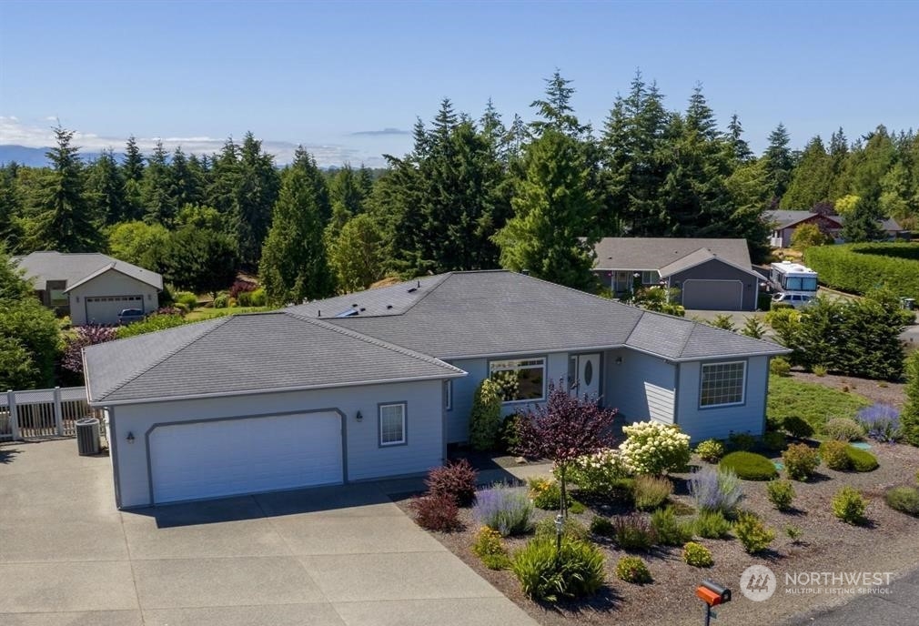 90 Lighthouse View Drive