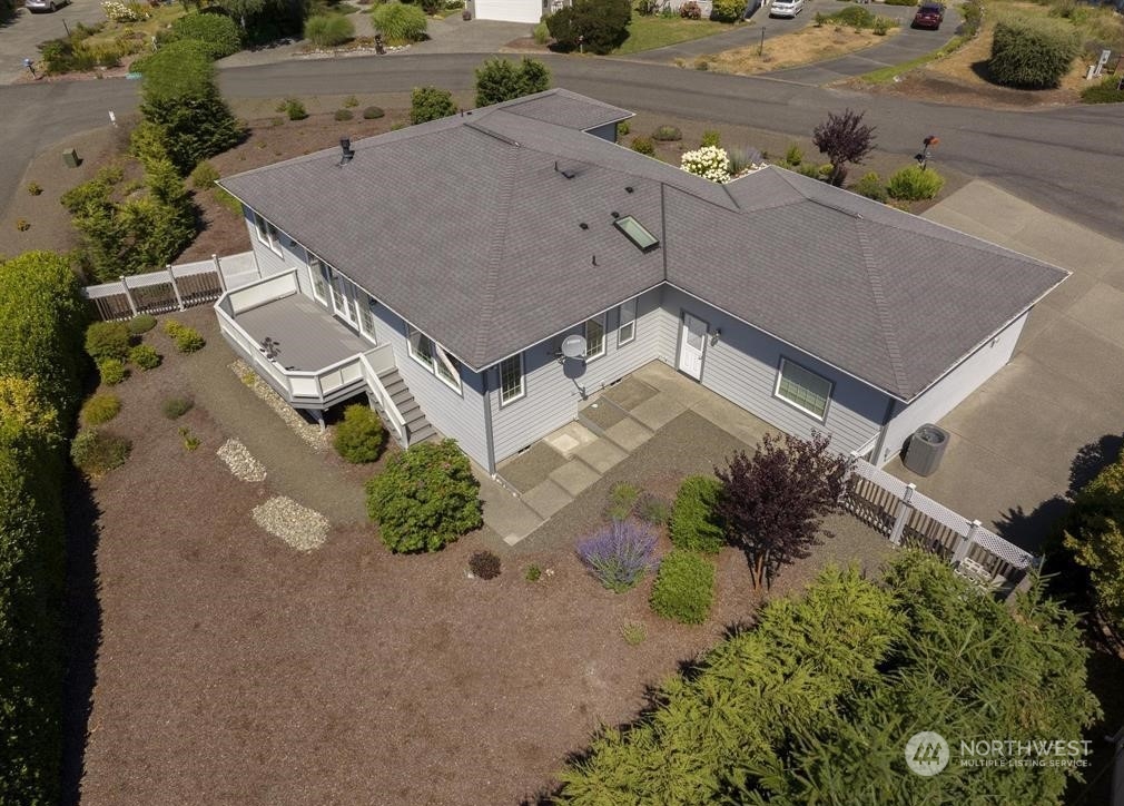 90 Lighthouse View Drive