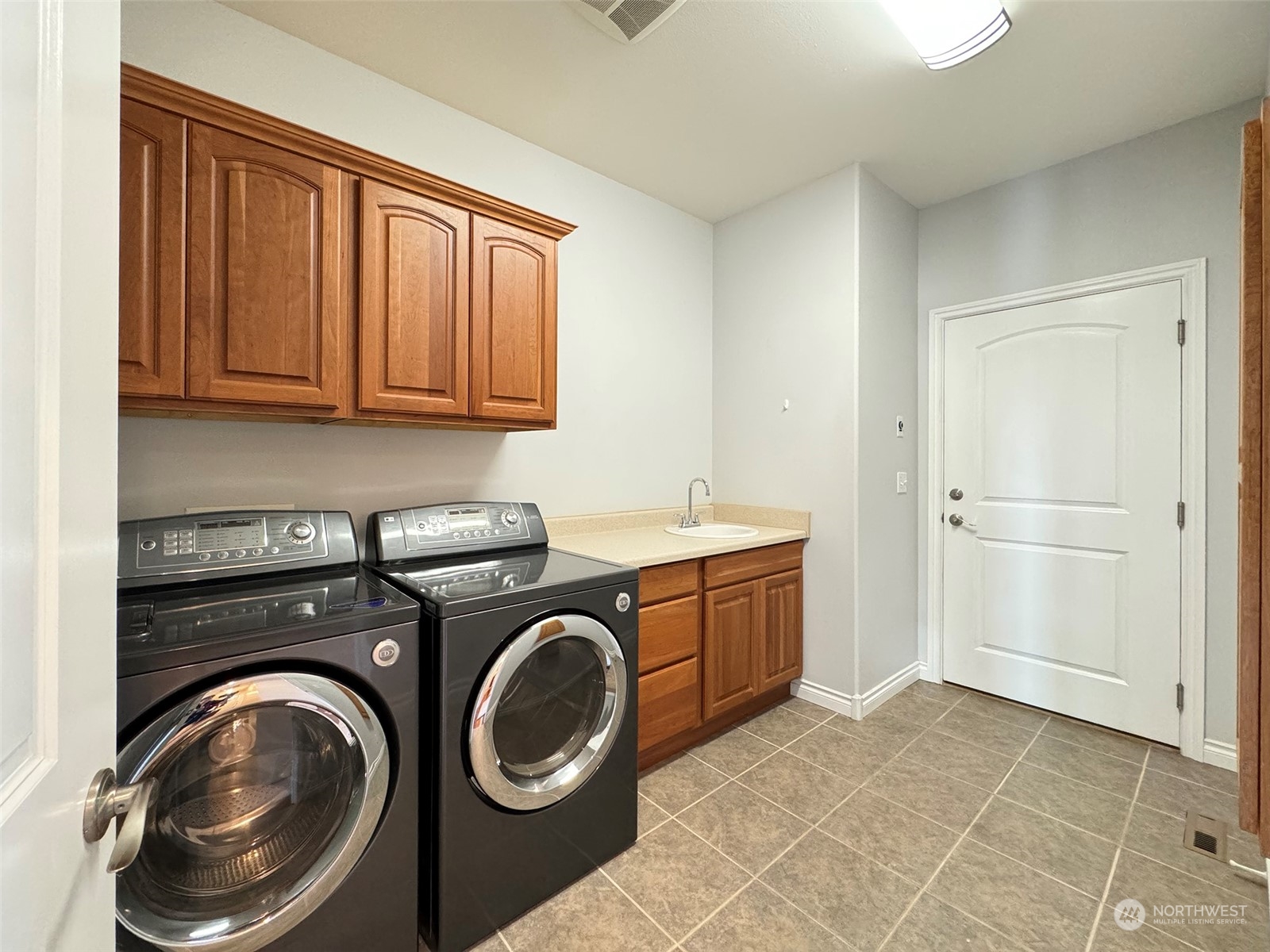 53 Heron Way Unit: 14A