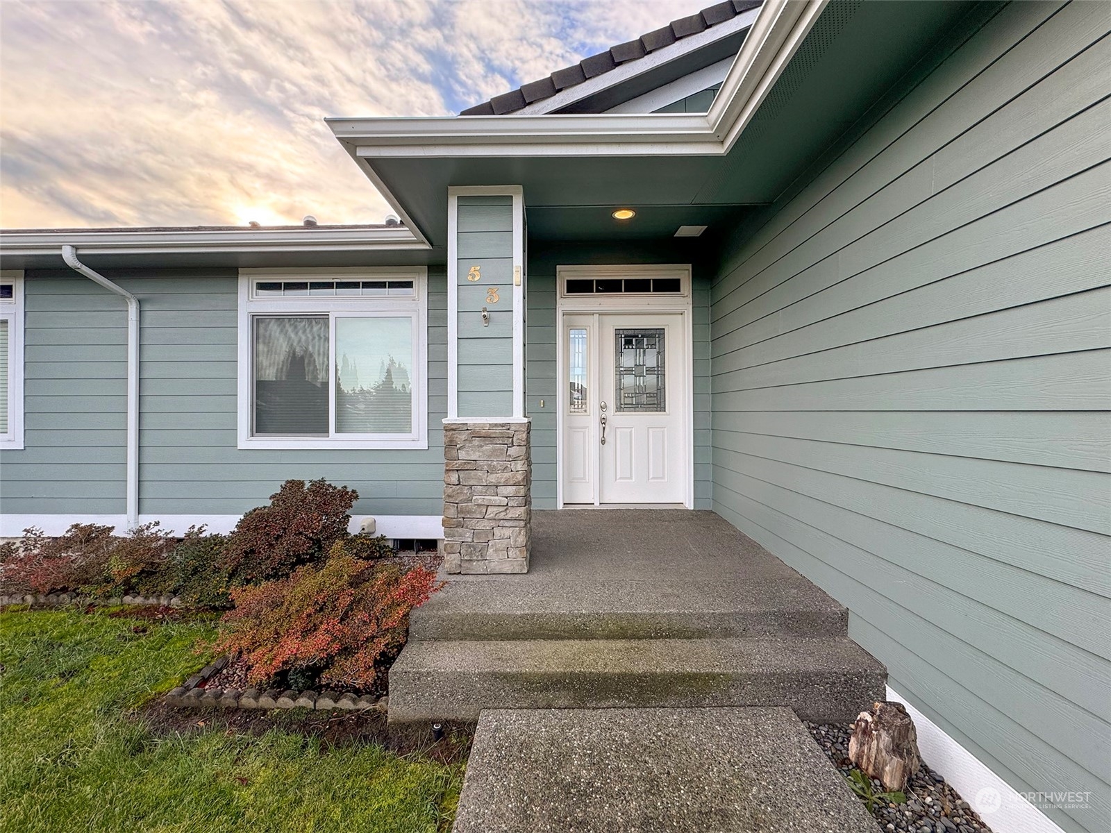 53 Heron Way Unit: 14A