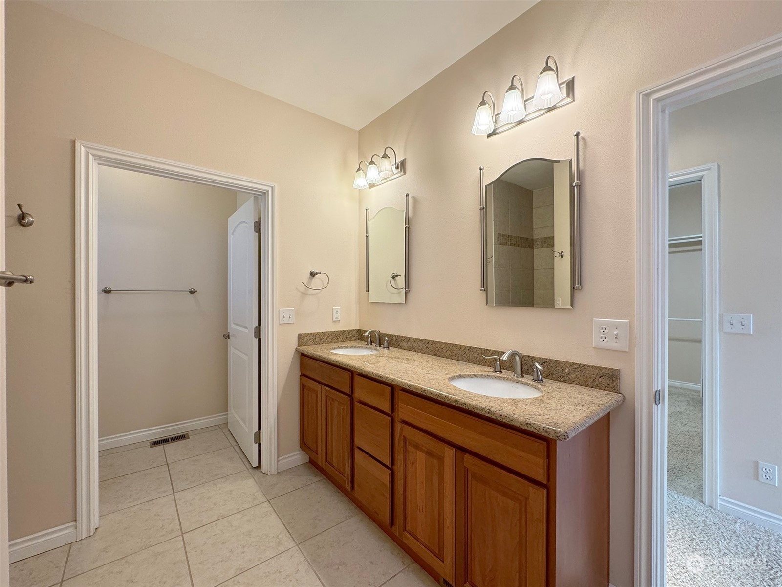 53 Heron Way Unit: 14A