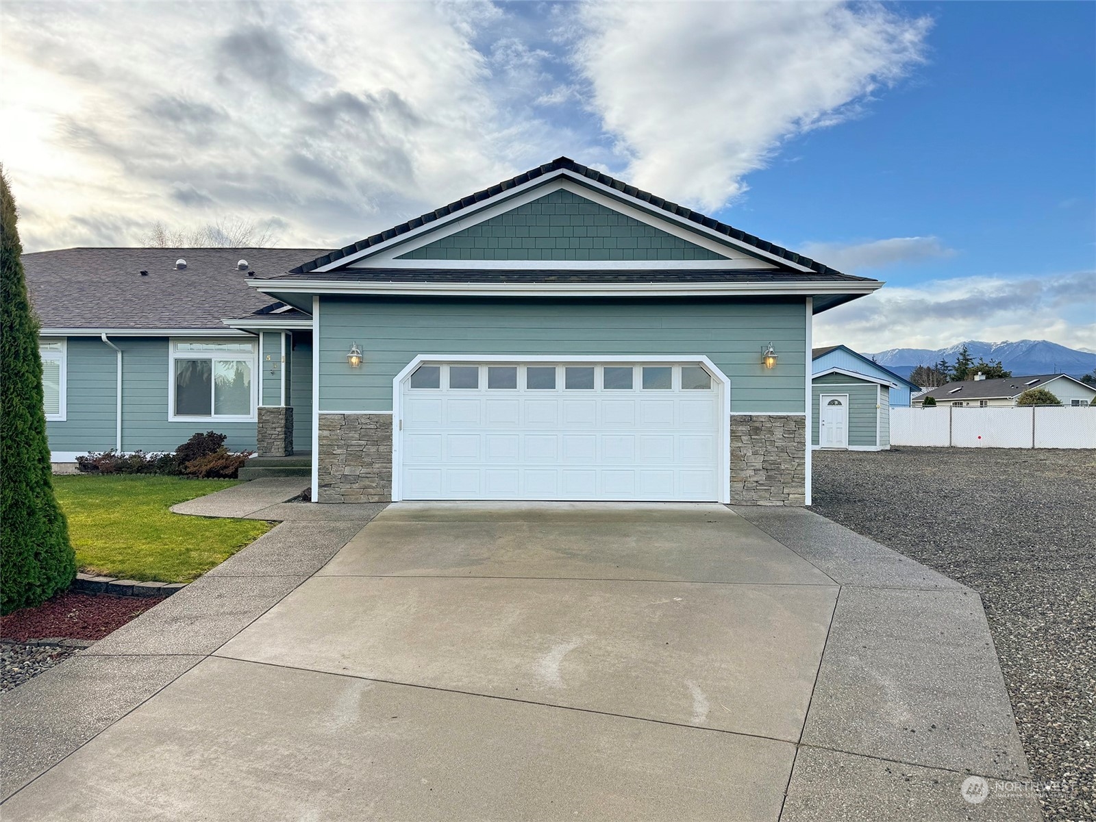 53 Heron Way Unit: 14A