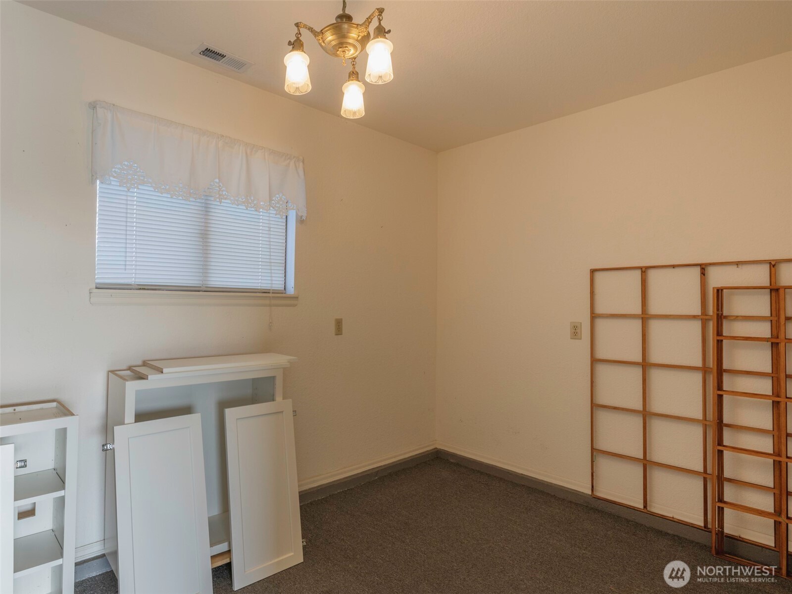 2594 Happy Valley Road