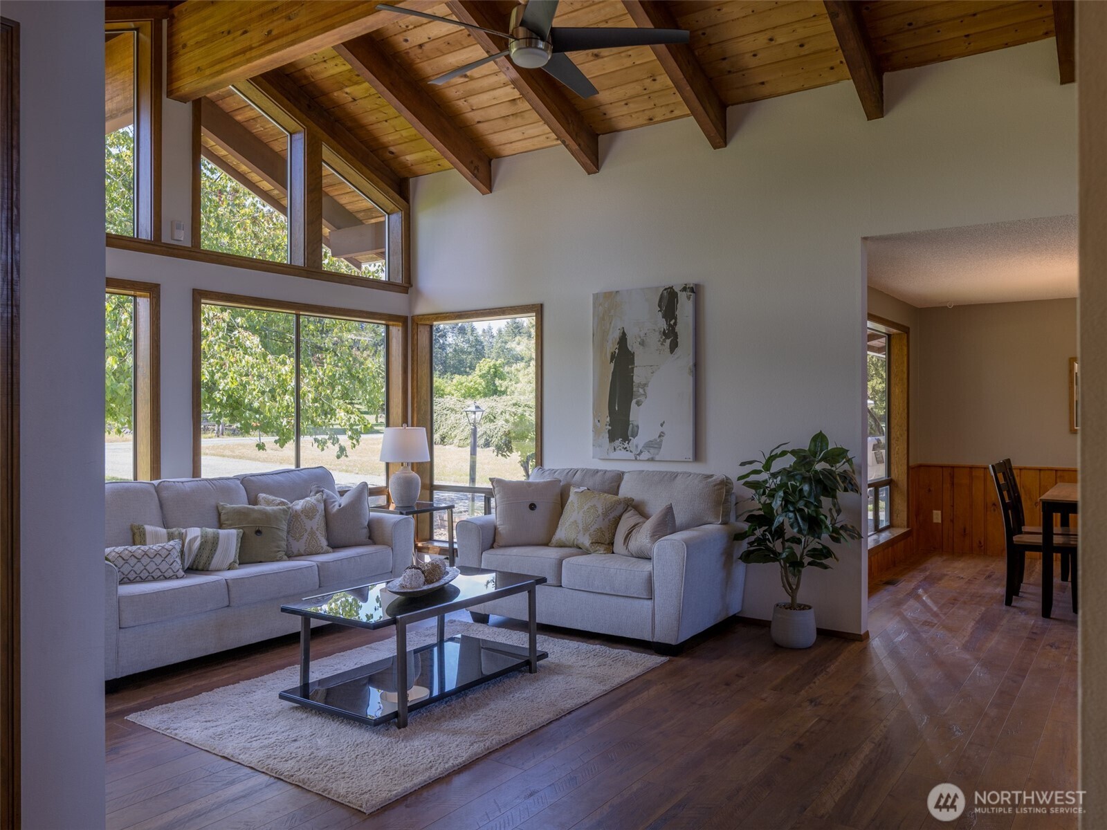 52 W Pheasant Lane