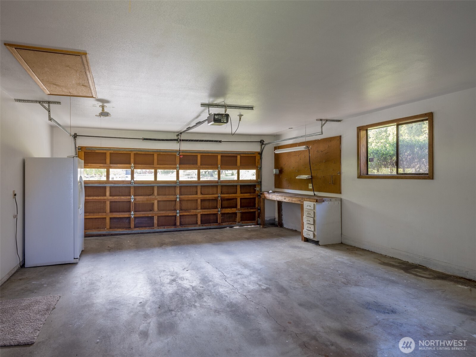 52 W Pheasant Lane
