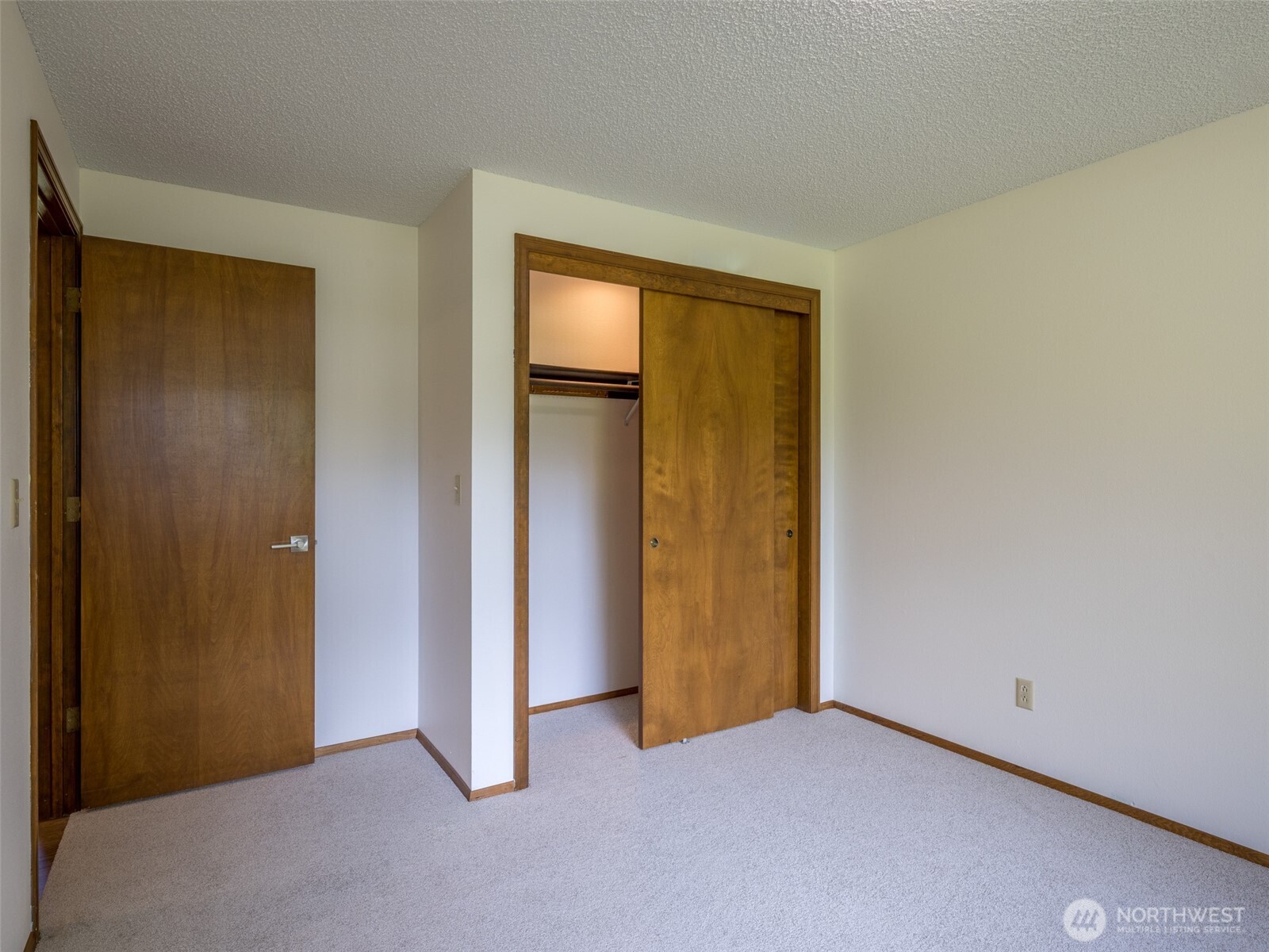 52 W Pheasant Lane