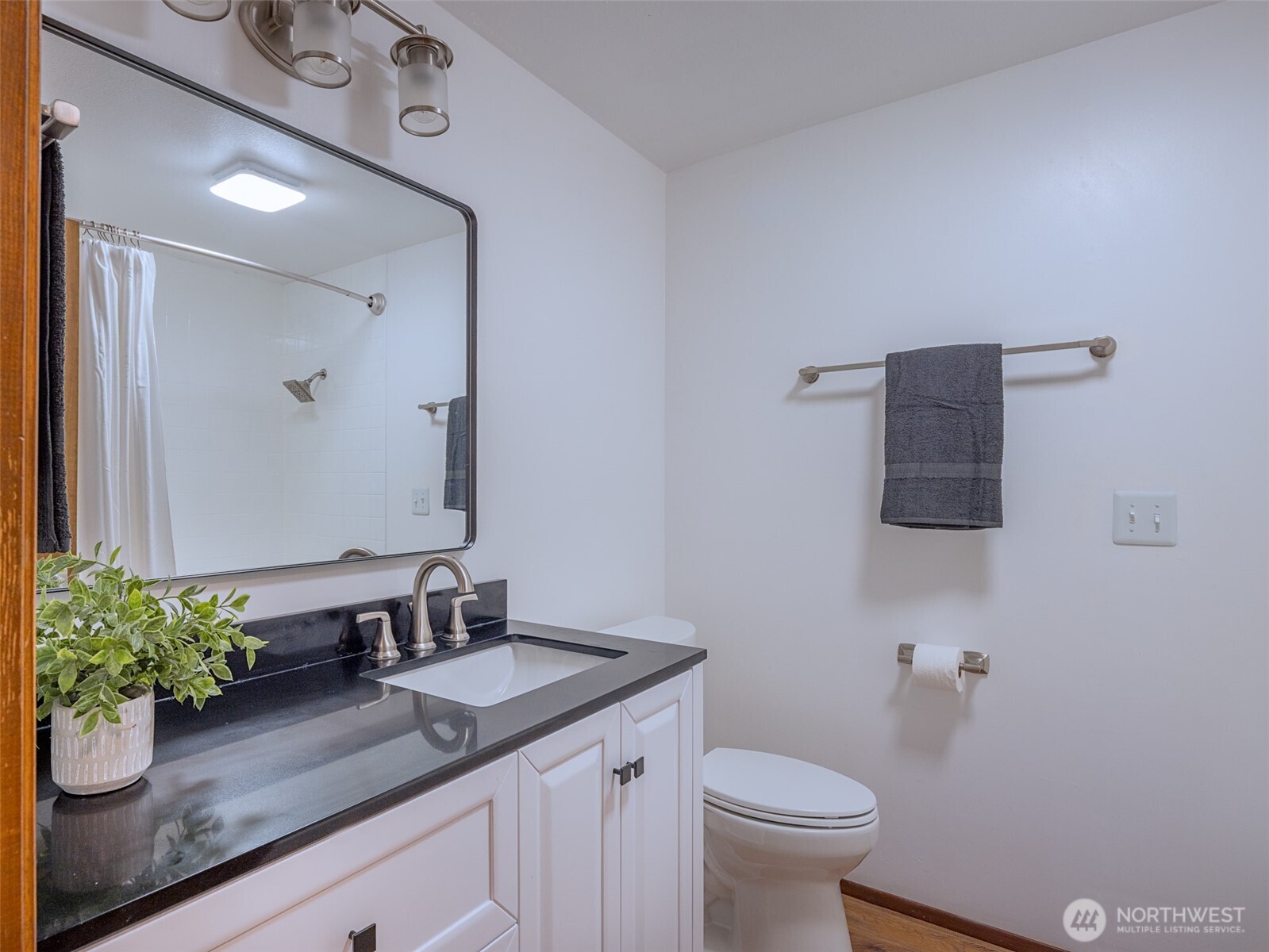 52 W Pheasant Lane