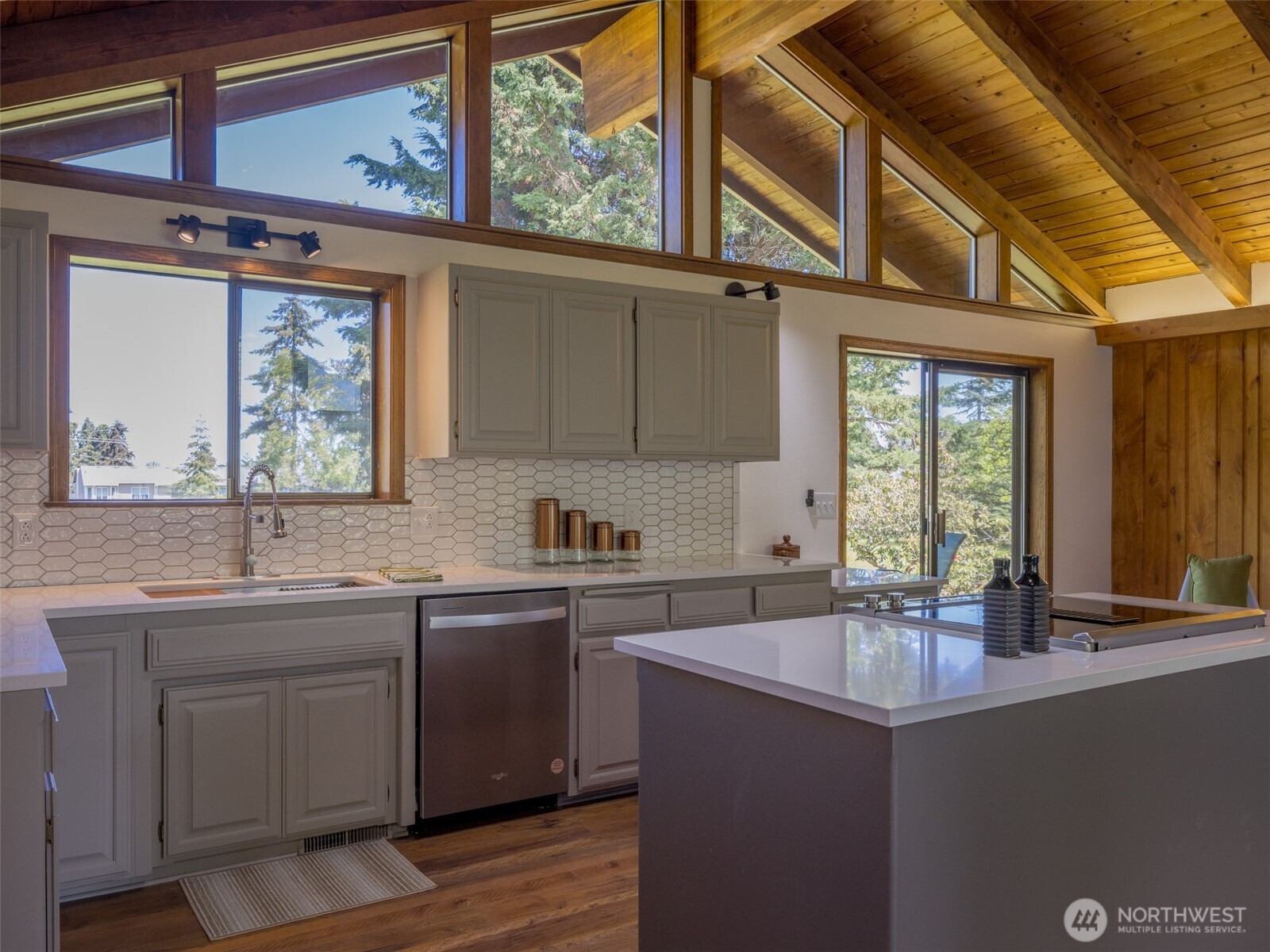 52 W Pheasant Lane