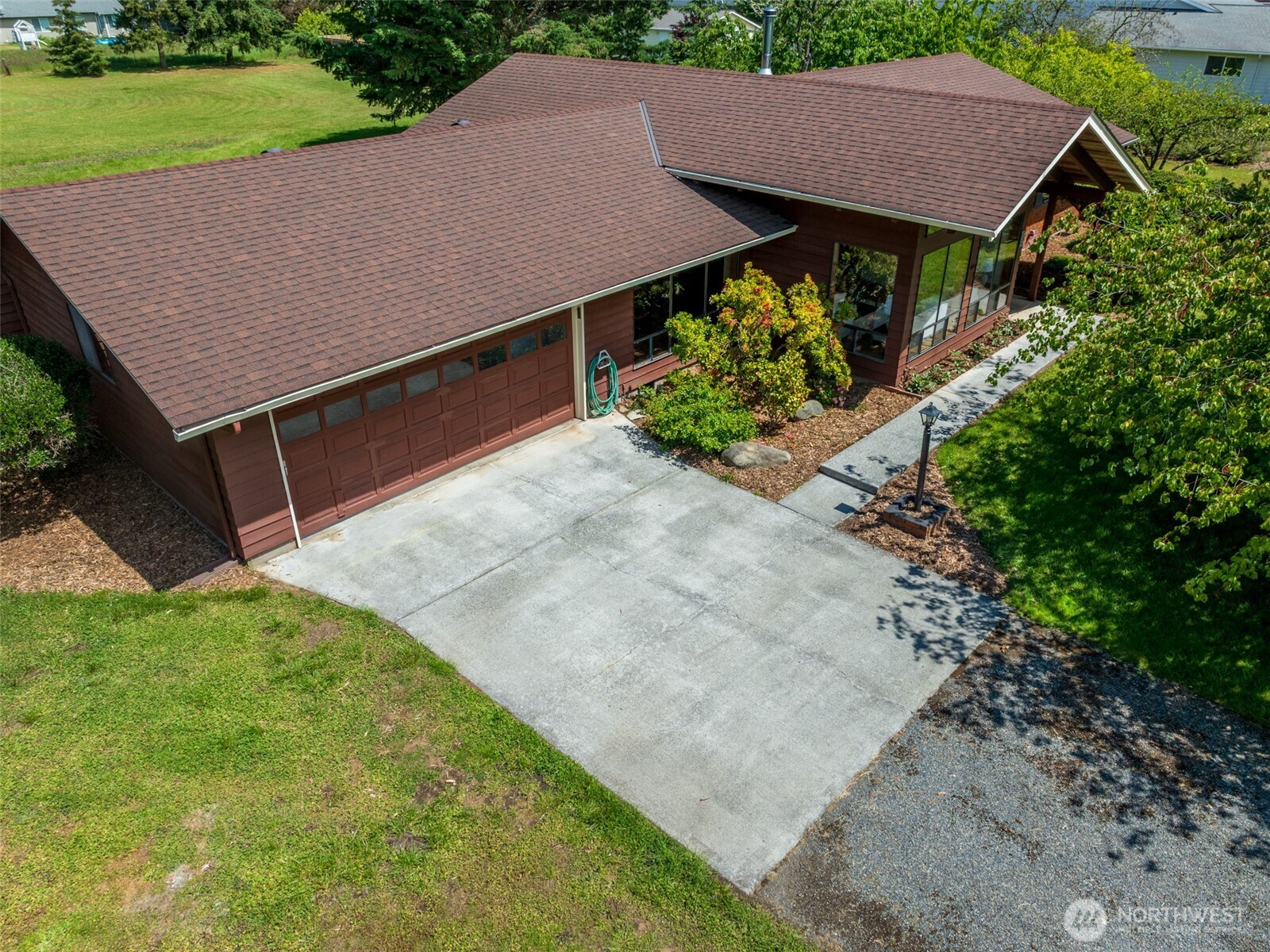 52 W Pheasant Lane