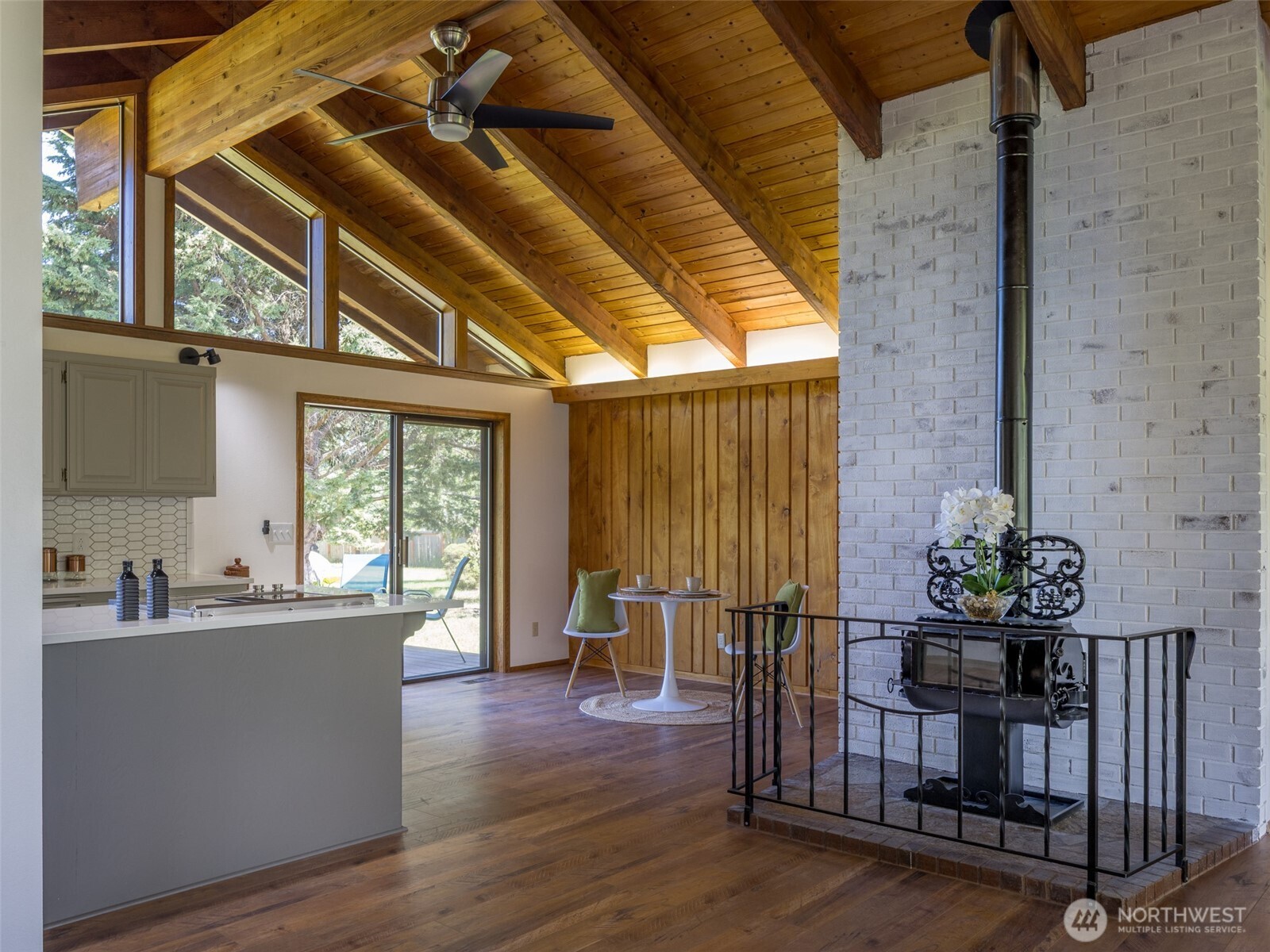 52 W Pheasant Lane